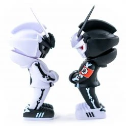 IamRetro.com Ghost Complex Black + White MEGA-TEQ63 By Martian Toys X Quiccs
