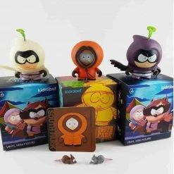 Fractured But Whole Mysterion Mini Figure Bundle By Kidrobot X South Park
