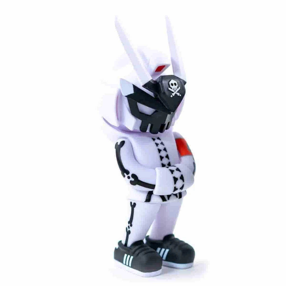 Complex Chicago Edition TEQ 63 Ghost Mode White - 6 Inch Medium Figure By Martian Toys X Quiccs 3 Complex Chicago Edition TEQ 63 Ghost Mode White - 6 Inch Medium Figure By Martian Toys X Quiccs