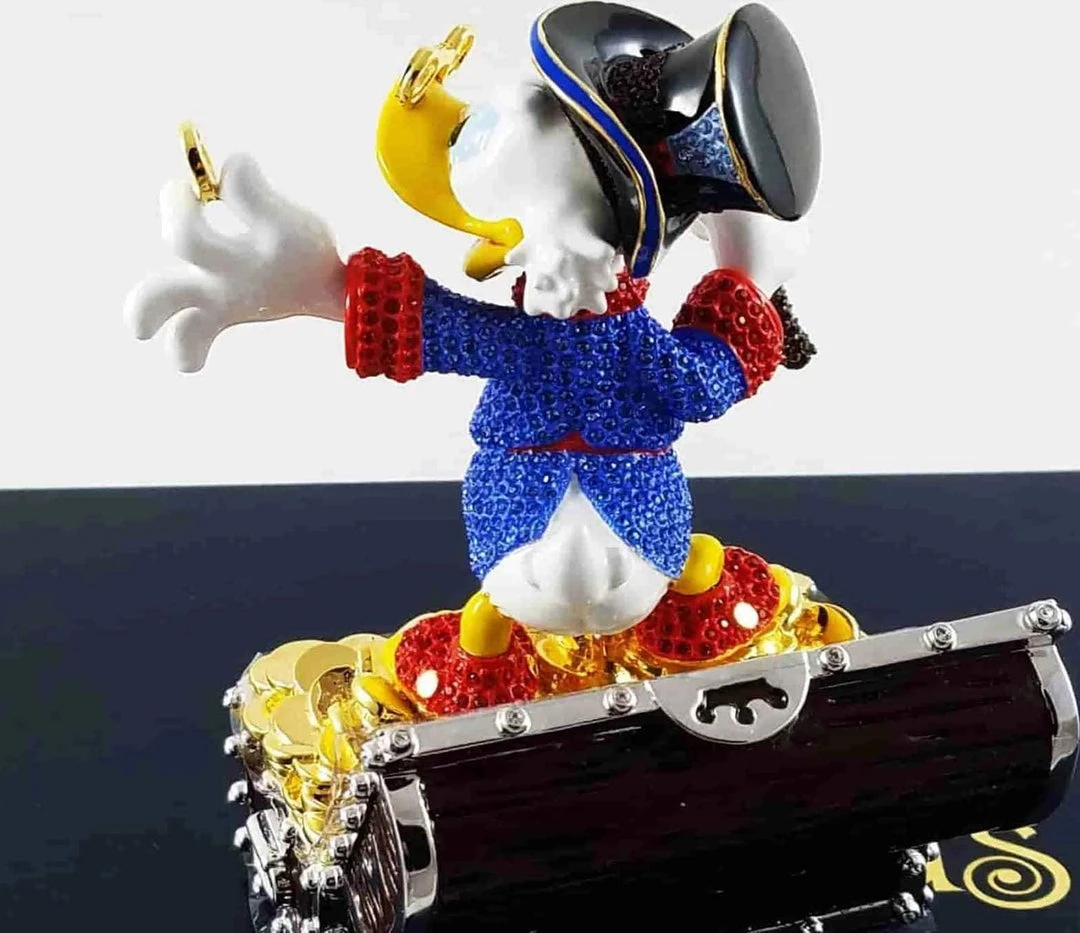 Scrooge McDuck LE Exclusive By Arribas Brothers X Disney With Swarovski® Crystals 4 Scrooge McDuck LE Exclusive By Arribas Brothers X Disney With Swarovski® Crystals